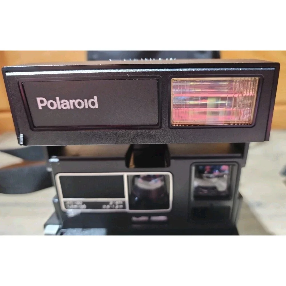 Polaroid 600 Business Edition Instant Film Camera -Camera Bag-Camera Not Tested